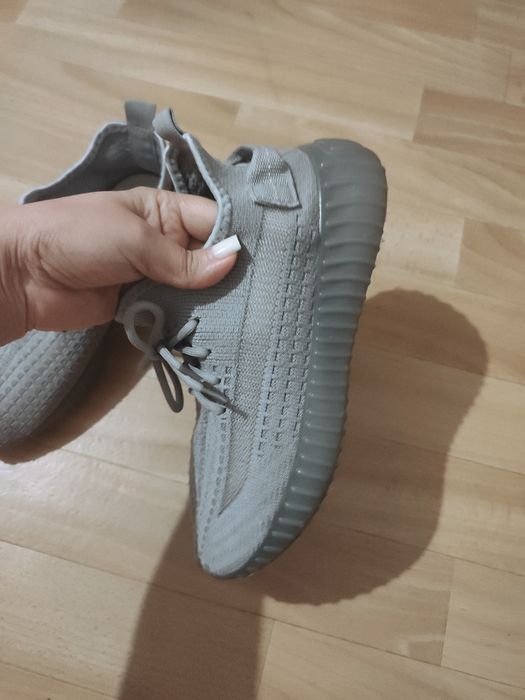 Продам кроссовки женские р 39