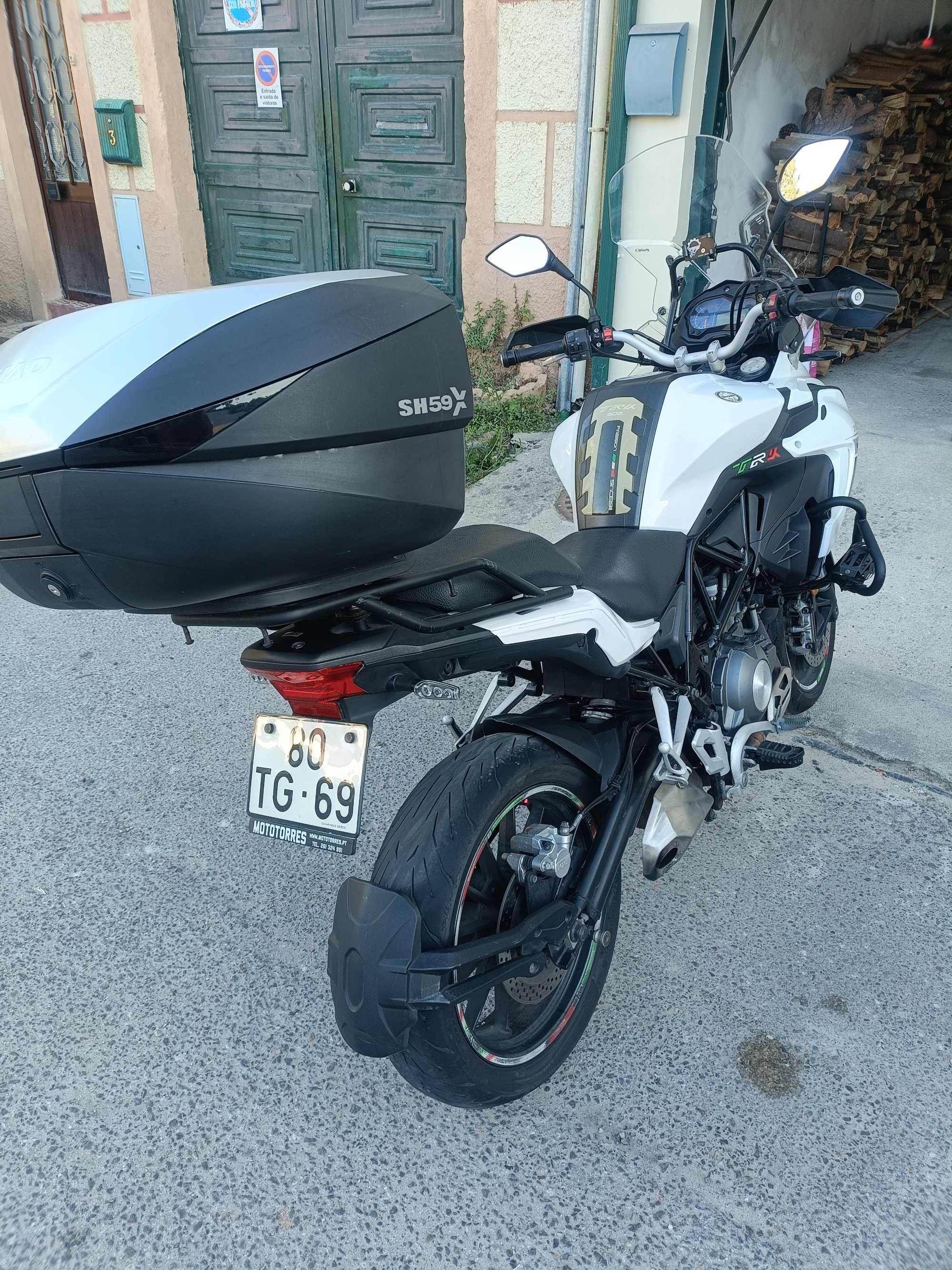 Benelli trk em excelente estado