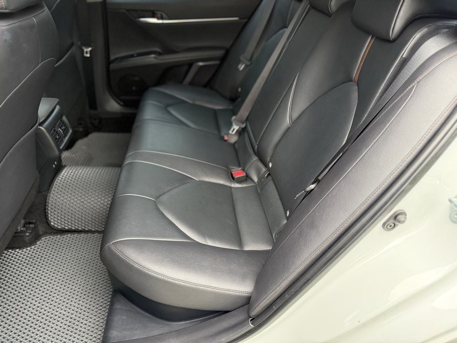 Toyota Camry 70 2.5 Hybrid 2020 официал