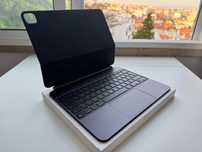 Apple Magic Keyboard (Black) para iPad Pro de 13" — COMO NOVO