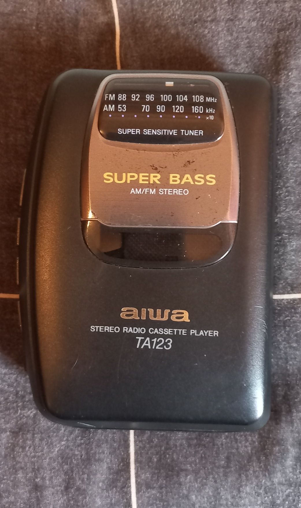 Walkman Aiwa TA123 com superbass e rádio