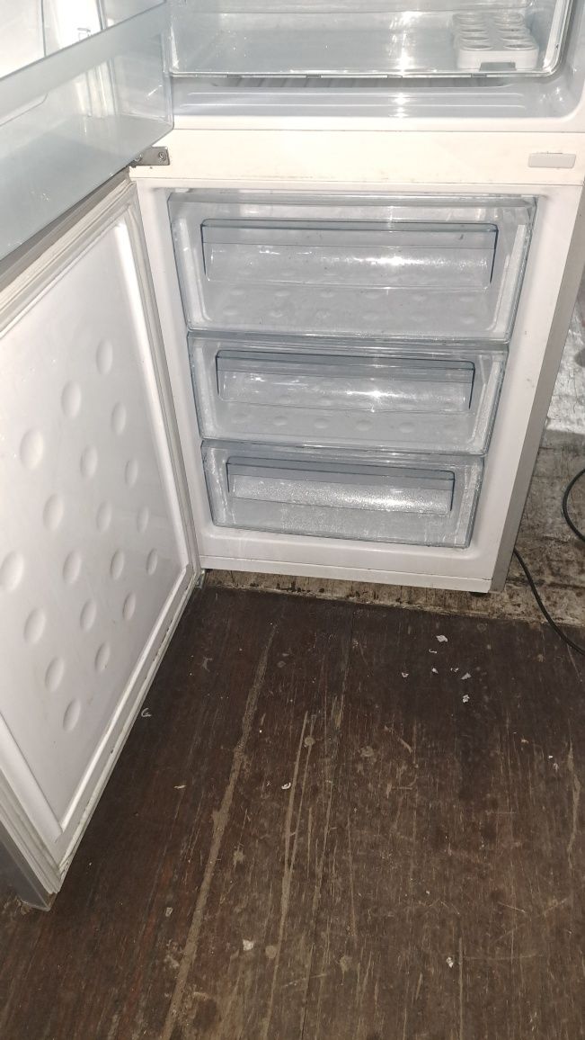Sprzedam lodówkę firmy Samsung no frost