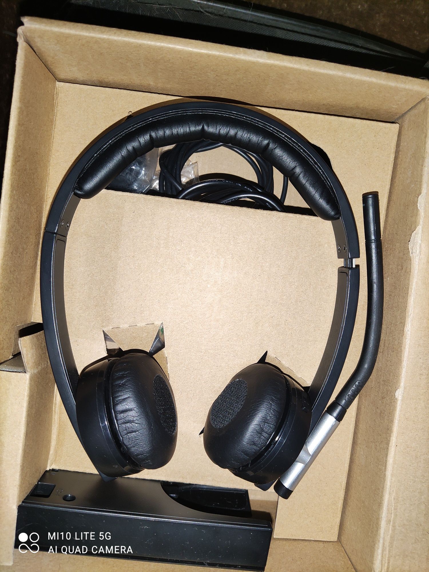 Sprzedam słuchawki z mikrofonem Logitech h820e