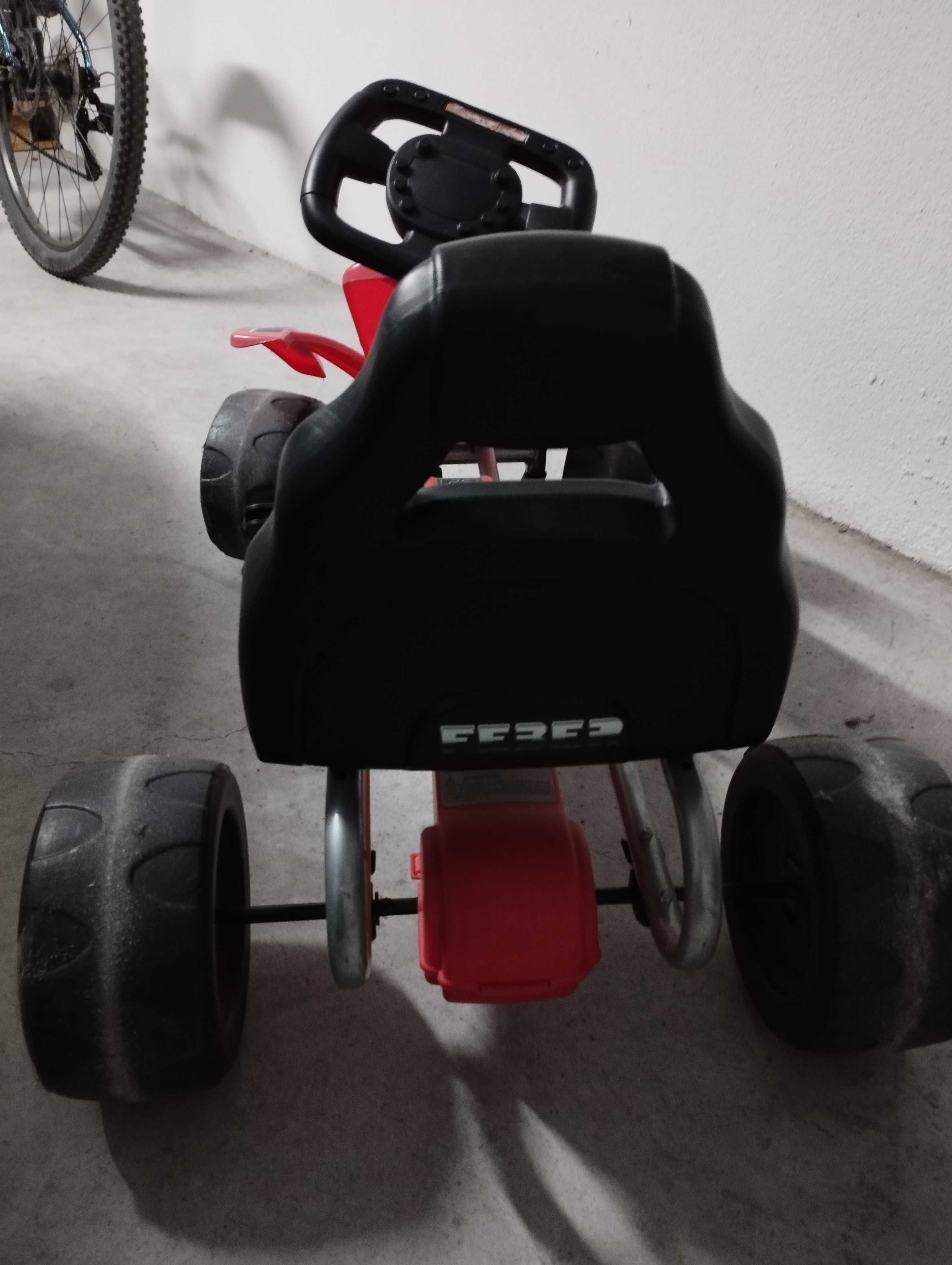 Carro kart (2-5 anos) - muito bom estado