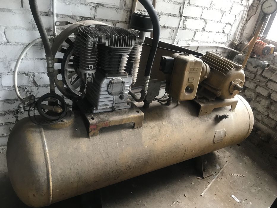 Продам компресор повiтряний промисловий бу
