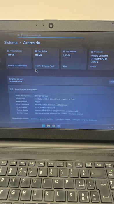 Portatil Toshiba i3, 8Gb RAM, SSD 240Gb
