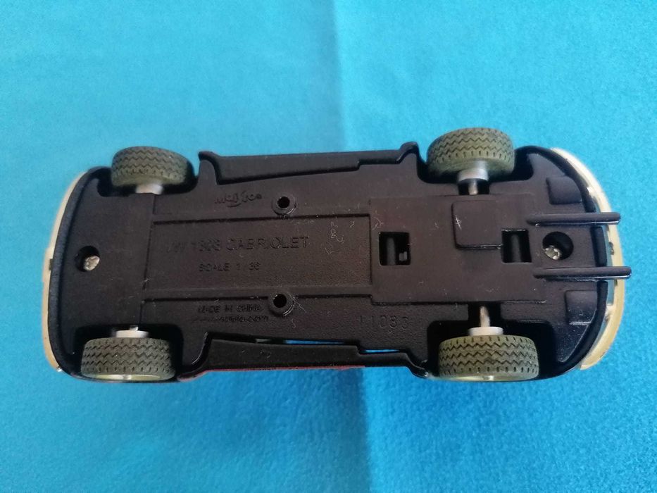 Carrinhos marca Maisto escala 1/36