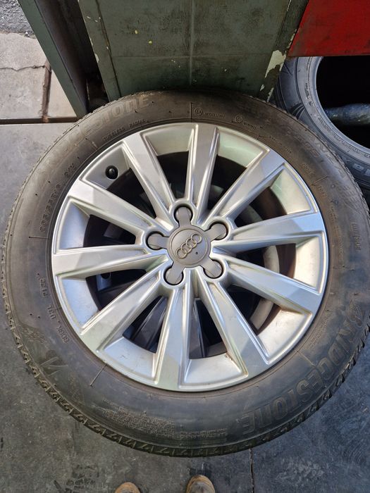 Jantes Audi com pneus novos