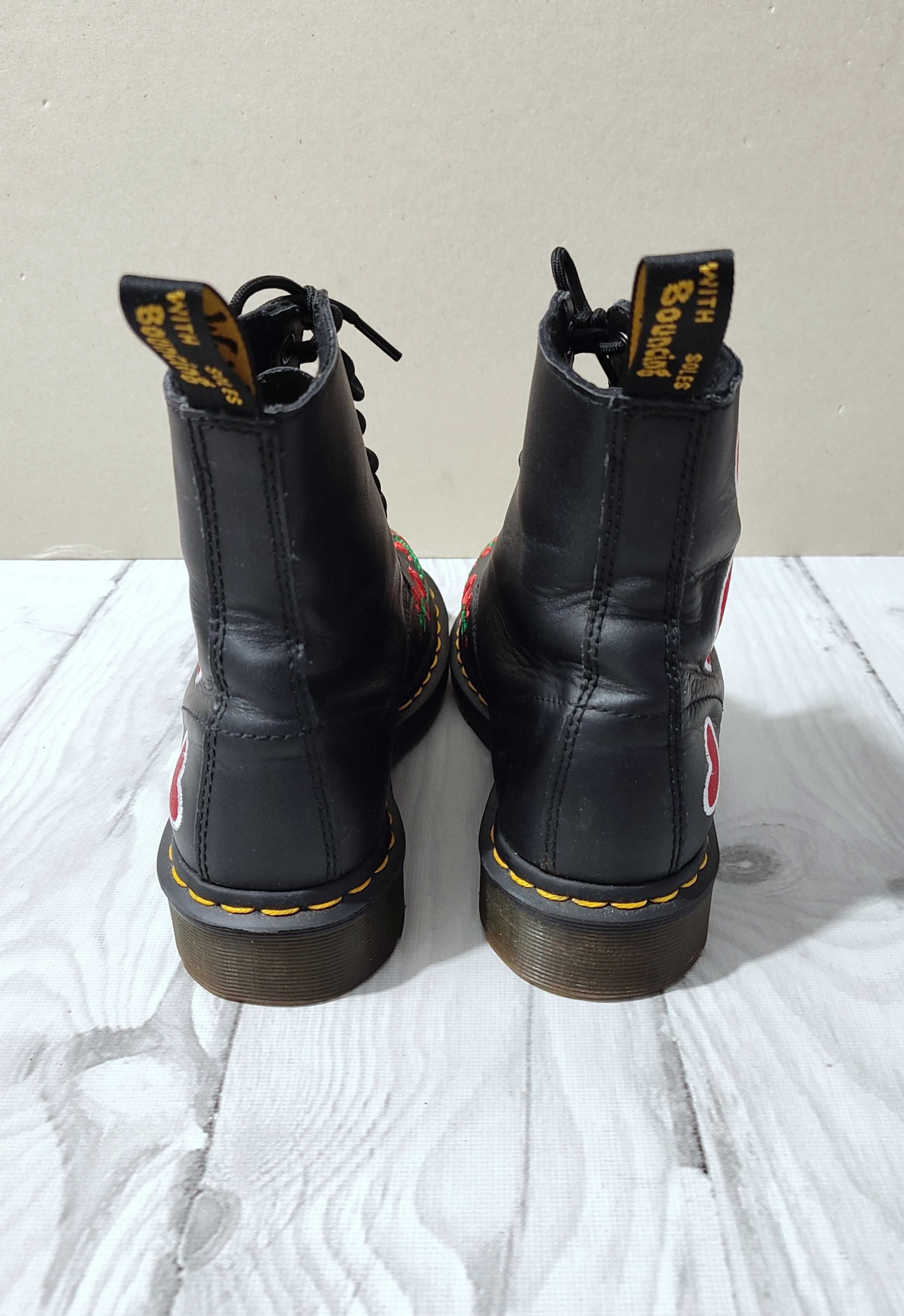 Buty DR. MARTENS Pascal Hearts r. 39