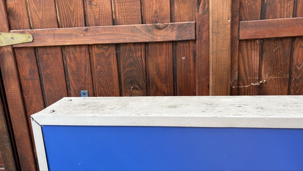 Reklama podswietlana Kaseton reklamowy podswietlany wiszacy elewacyjny