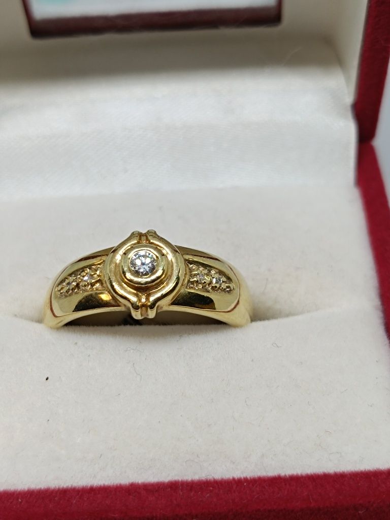 Złoty pierścionek z brylantami złoto 375 rozmiar 17