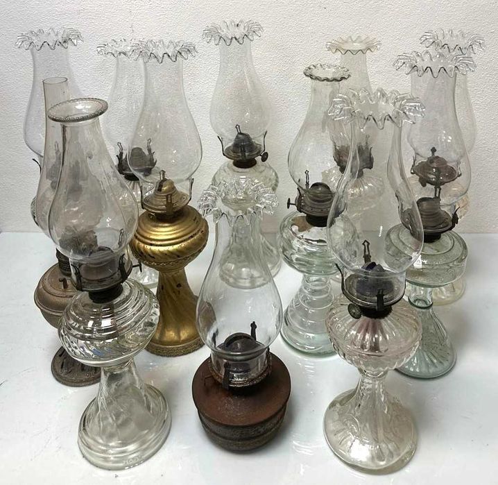 Candeeiros a Petróleo com chaminé, antiguidades