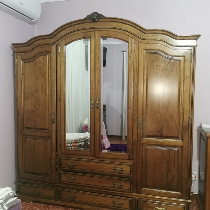 Cama de madeira maciça