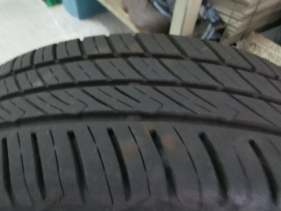 Pneus e jantes originais de um BMW e 46  como novos
