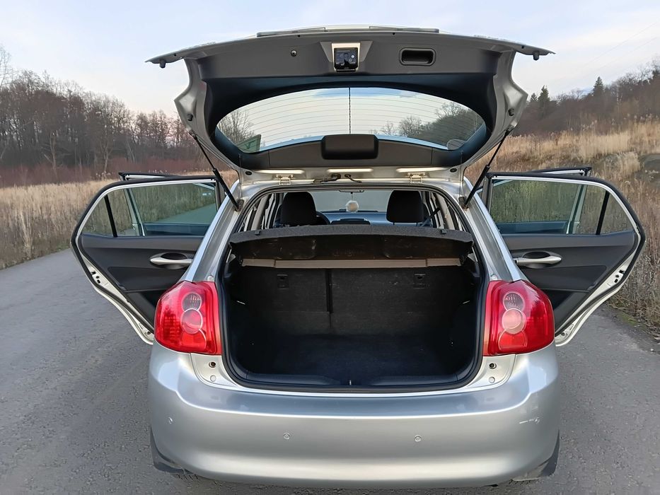 Тайота Ауріс 2008р