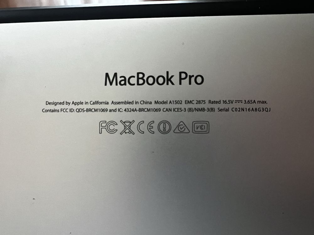 MacBook Pro intel i5, 256GB