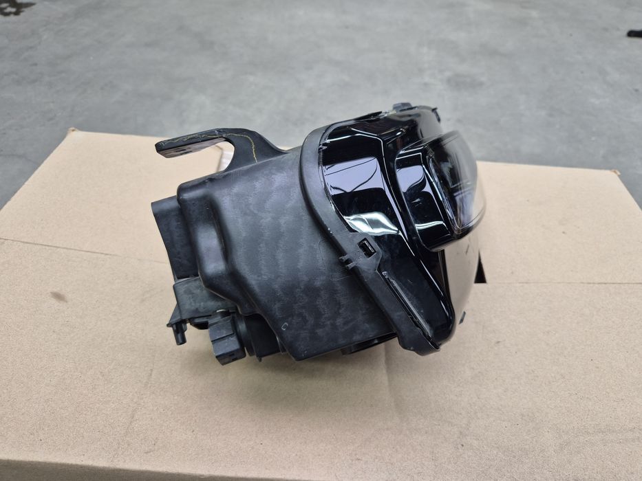 Citroën C3 Aircross lift 2023r lampa prawa przednia eu OEM