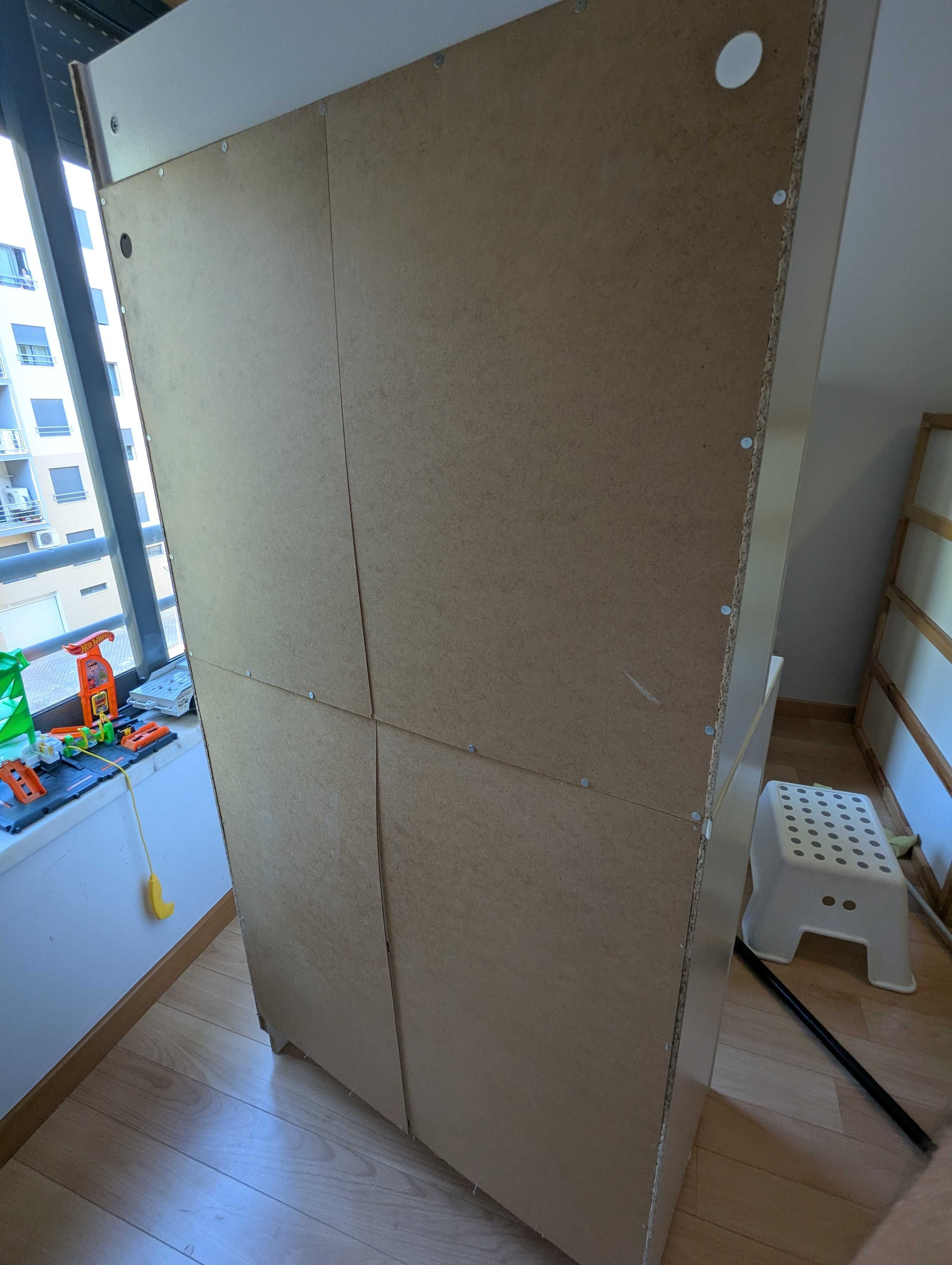 Estante IKEA branca