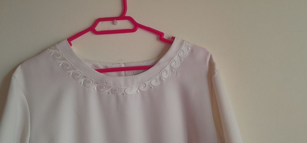 Blusa branca de manga curta