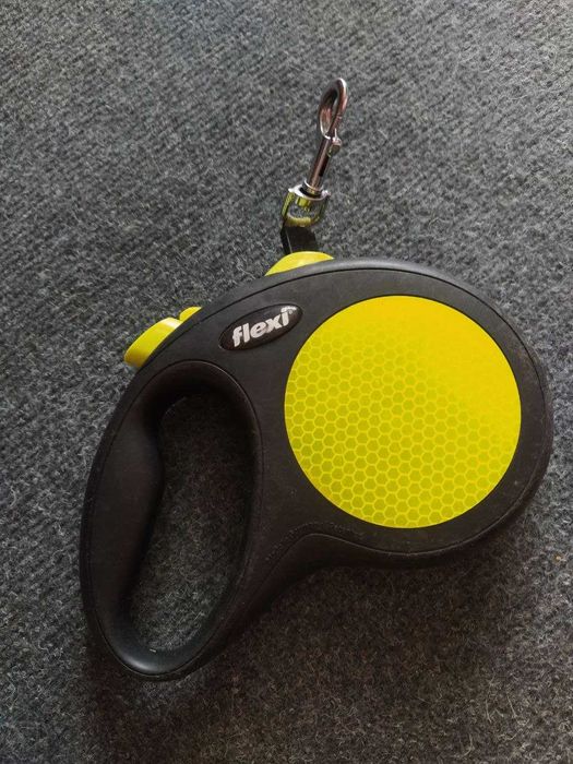 Поводок-рулетка Flexi  Neon  Стрічка 5 м для собак вагою до 50 кг