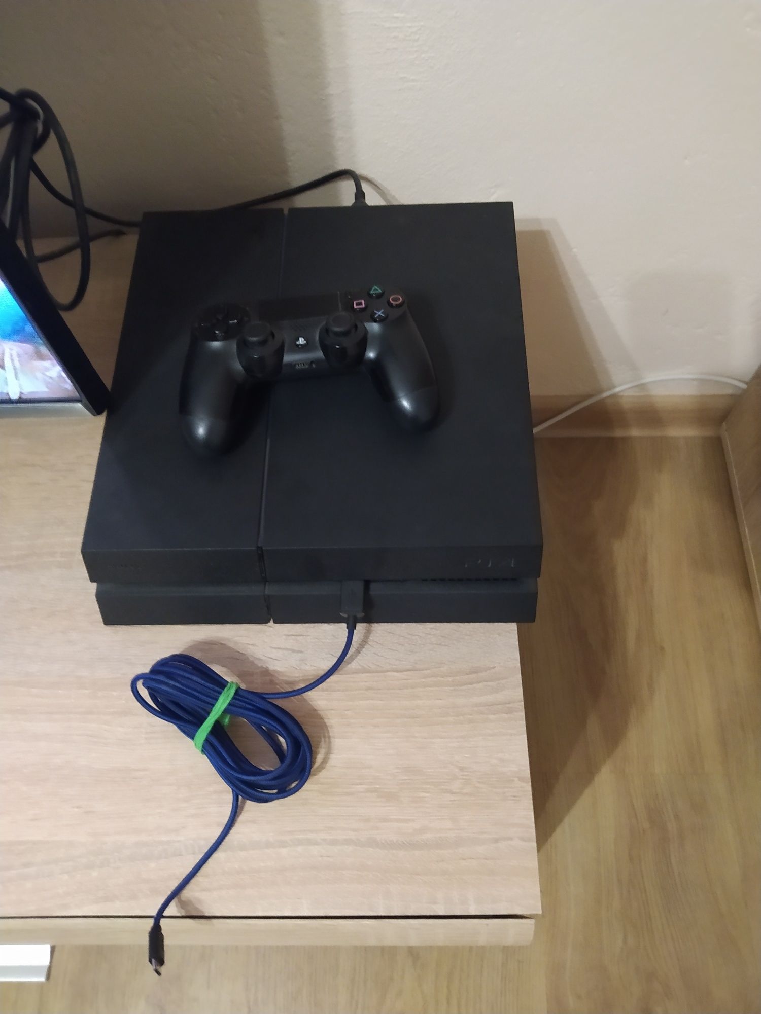 Ps4, 500gb , 1pad , 4gry , kable