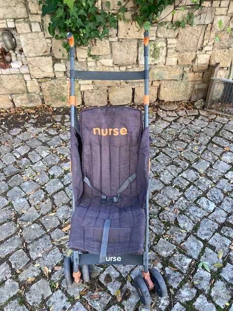 Carro de Bebe Cinzento.