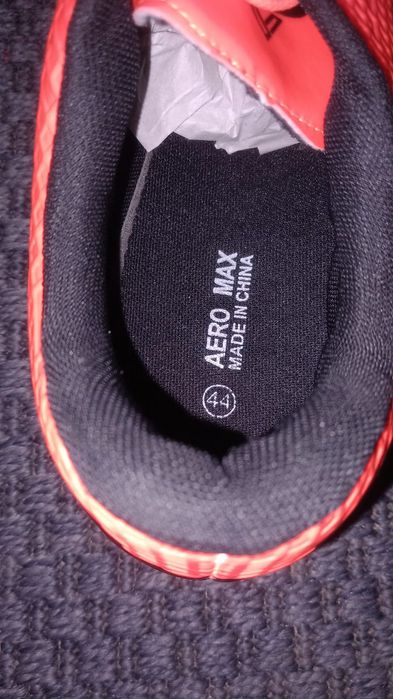 Chuteiras. Tamanho é 44