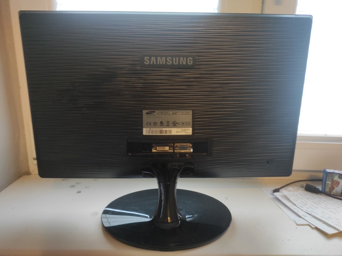 Monitor panoramiczny Samsung SyncMaster SA300A "22
