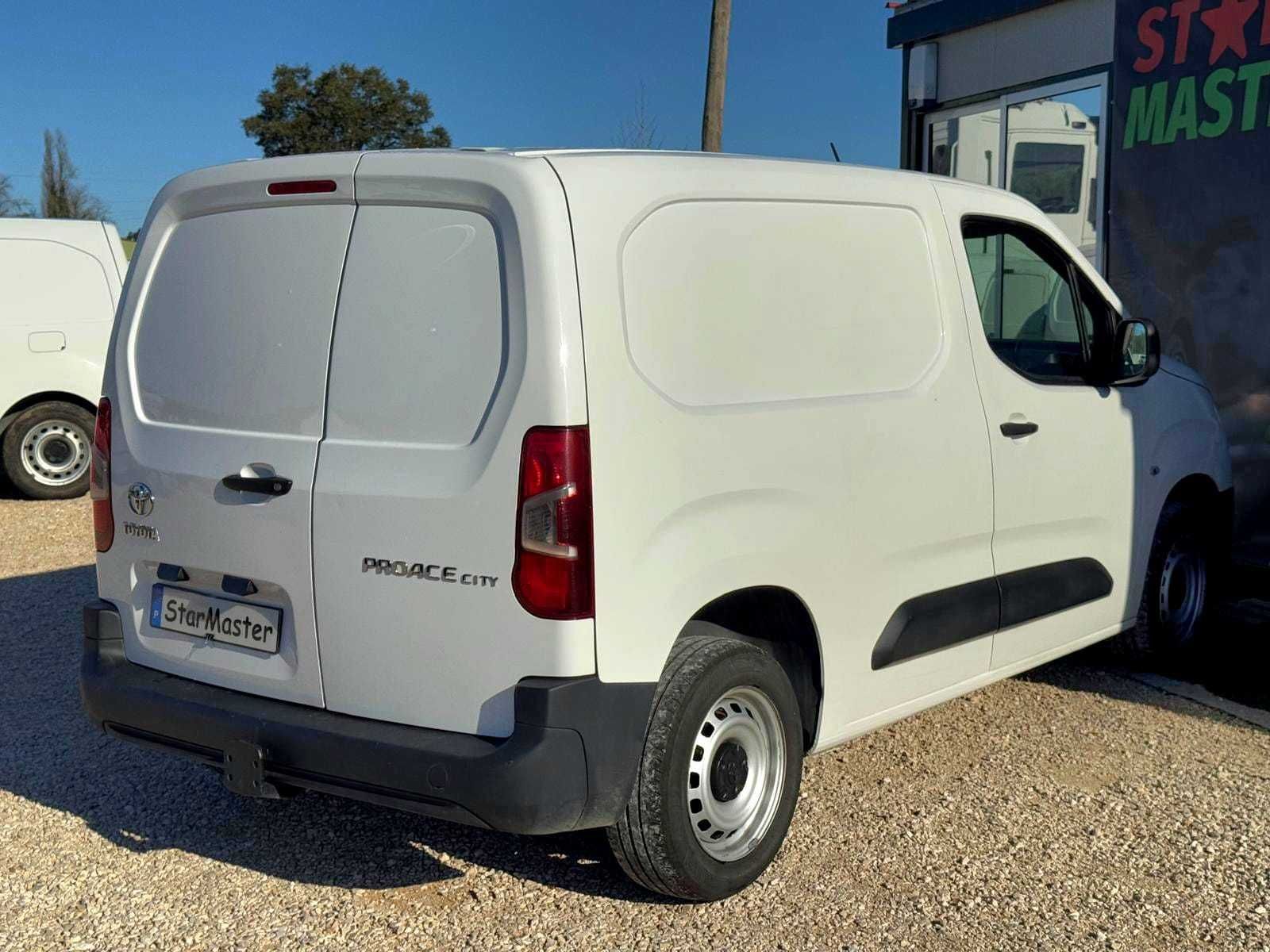 Toyota Proace City 1.5 D L1 Active- Avariada
(IVA dedutível)