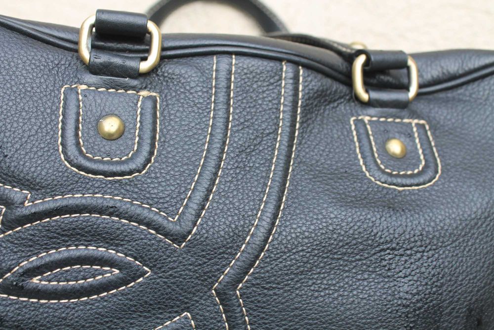 Carteira toda ela em pele da purification garcia