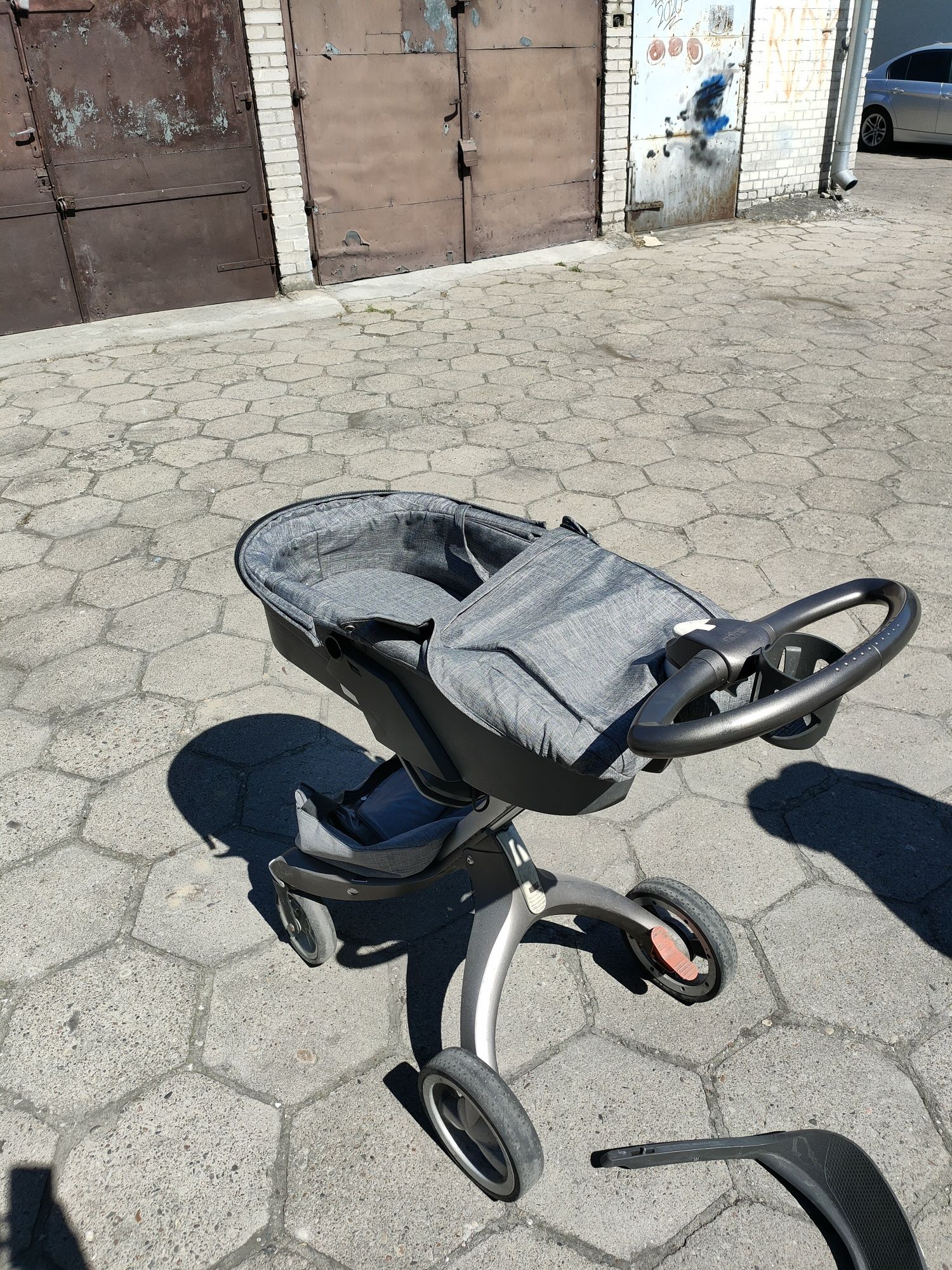 Stokke v4 2w1 kubek spacerówka gondola szary Grey melange