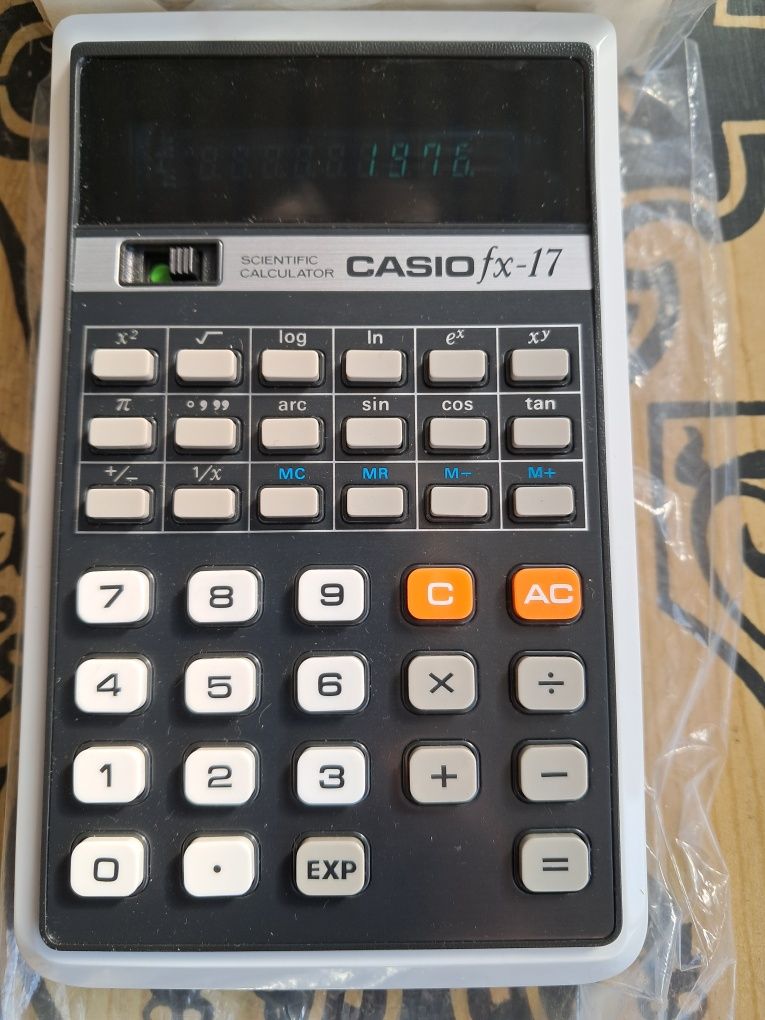 Casio два калькулятора капсула времени