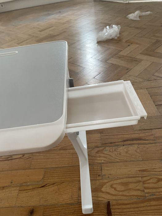 Tabuleiro altura regulável