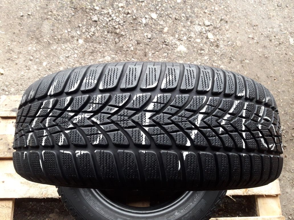 DUNLOP 195/55R16 87T, pojedyńcza opona zimowa.