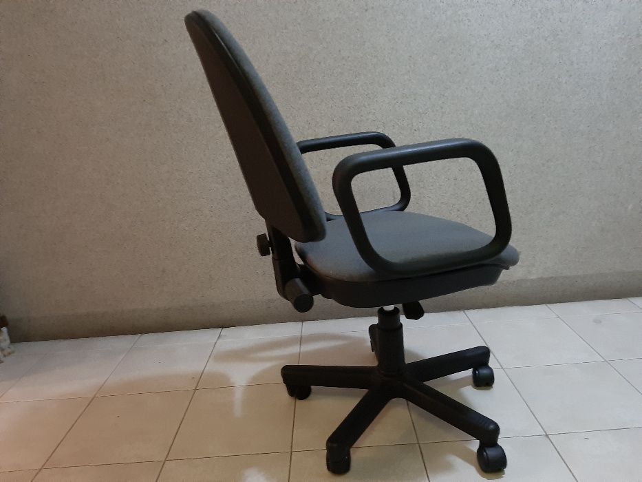 Cadeira de escritorio ergonômica, giratória Altura ajustável