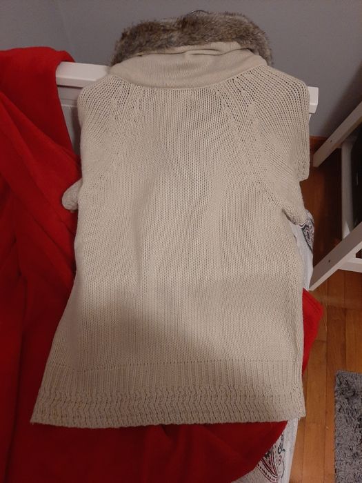 Casaco com pêlo na gola