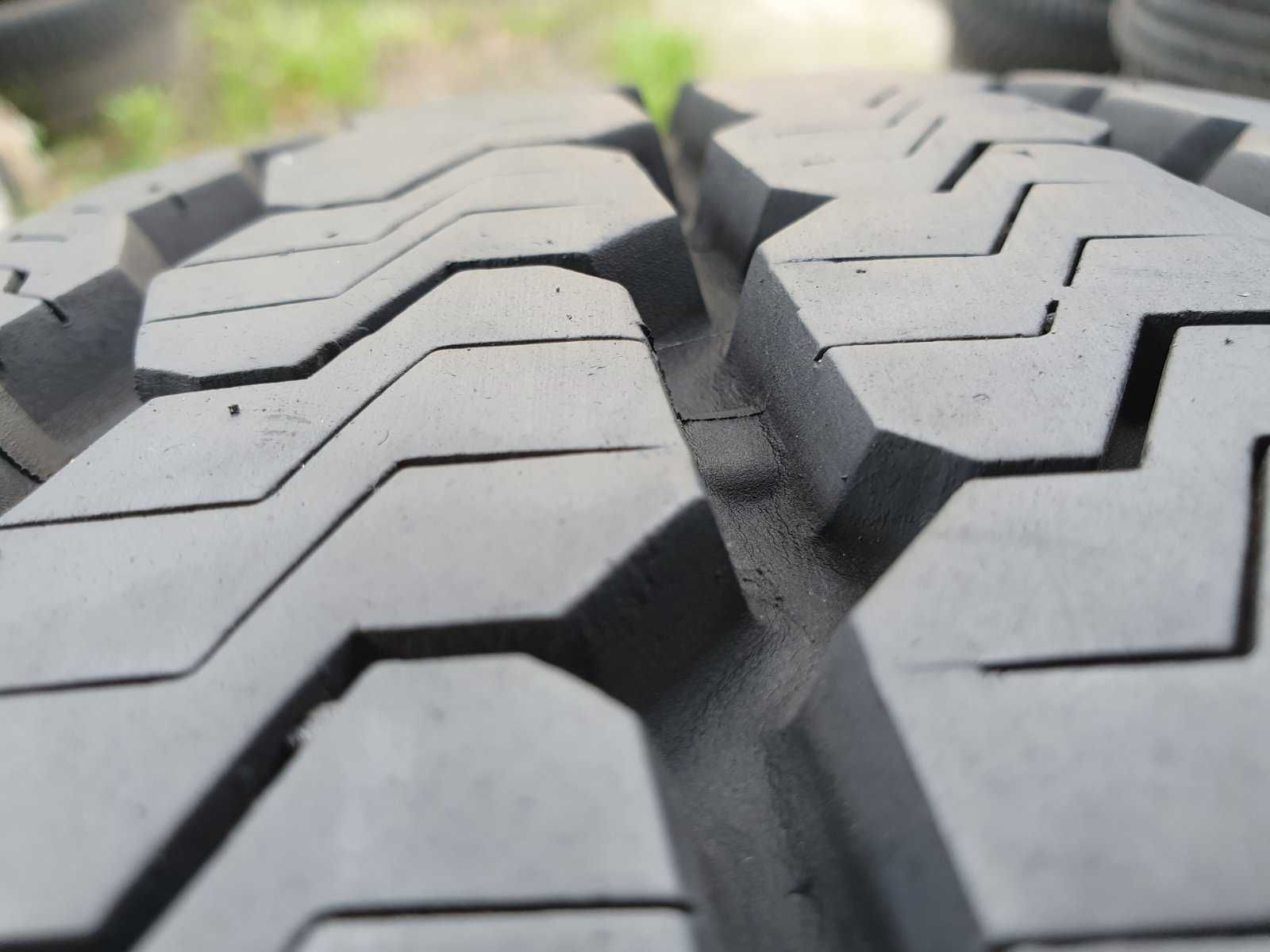 2x Continental VancoFourSeason  225/75r16C  9,5mm