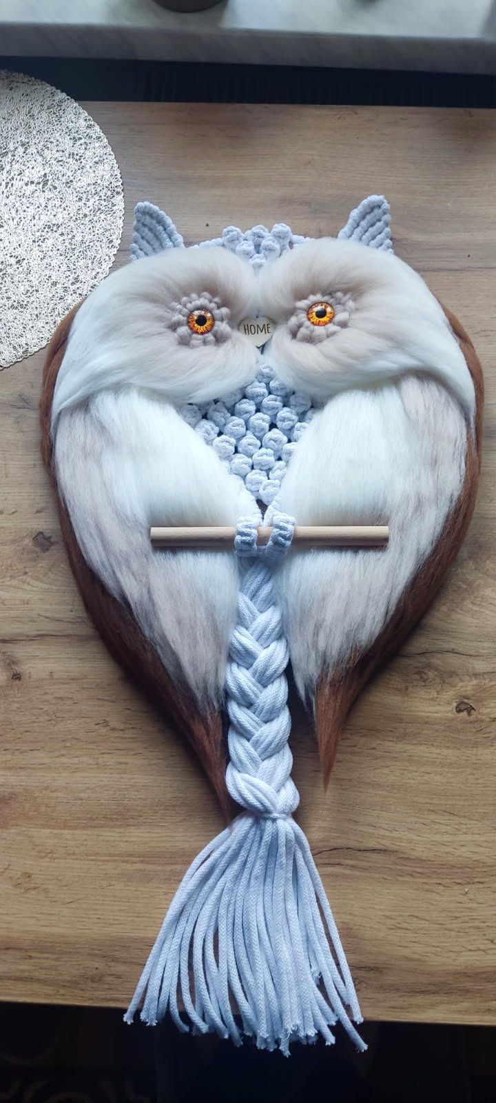 Sowa makrama z wełny czesankowej