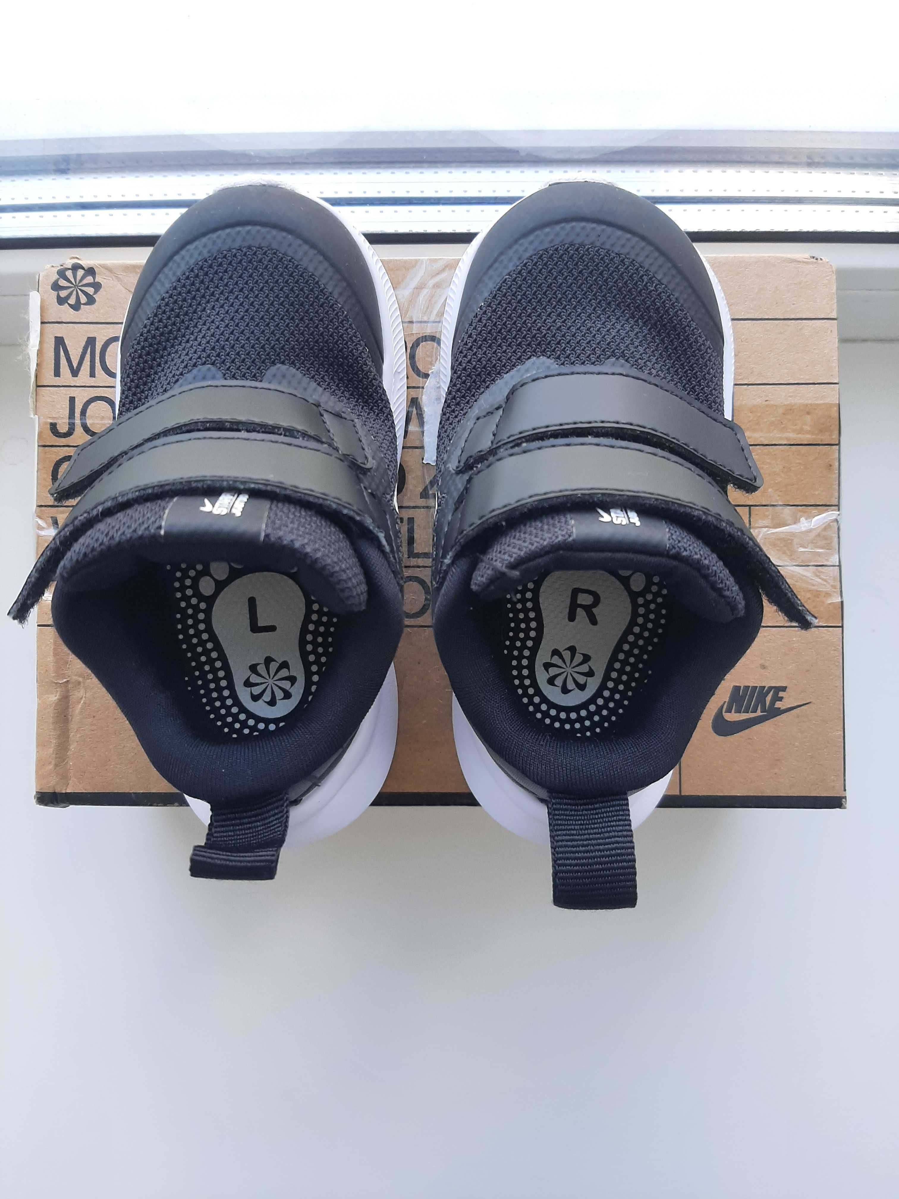 Оригінальні дитячі кросівки Nike