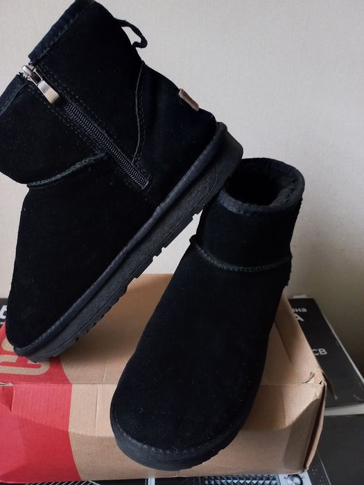 Угги мужские на замке.