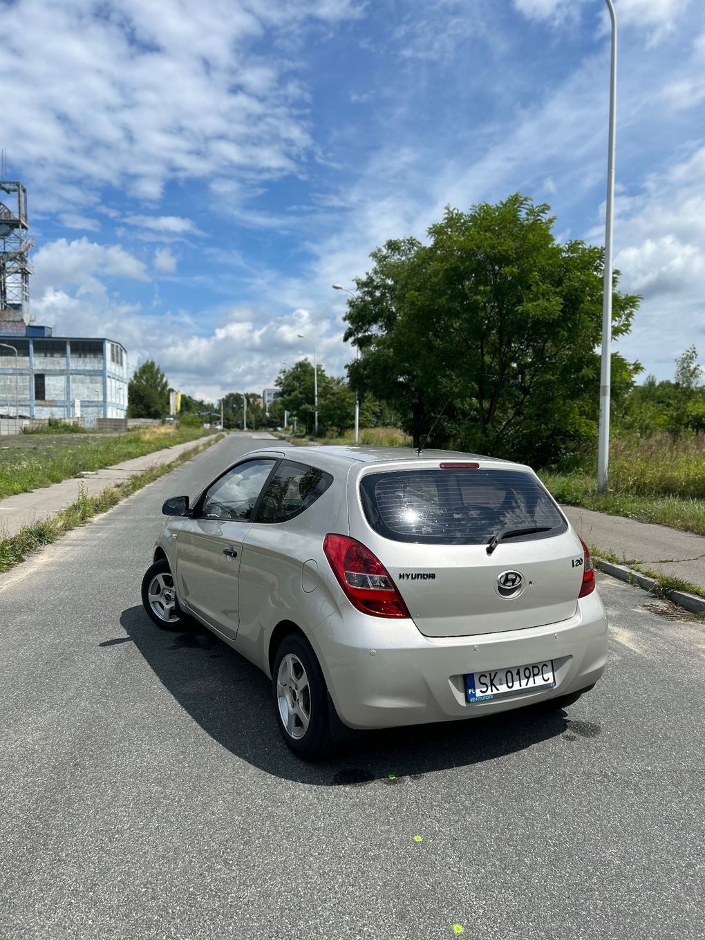 Hyundai i20 Klima, auto bez wkładu, 2 komplety kól.