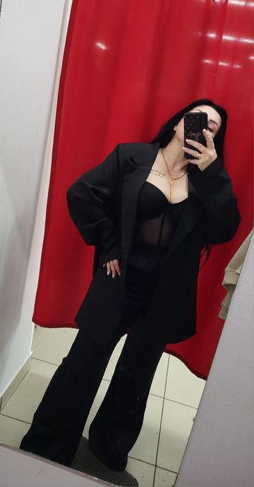 актуальний блейзер прямого крою, піджак жіночий оверсайз PRETTY LITTLE