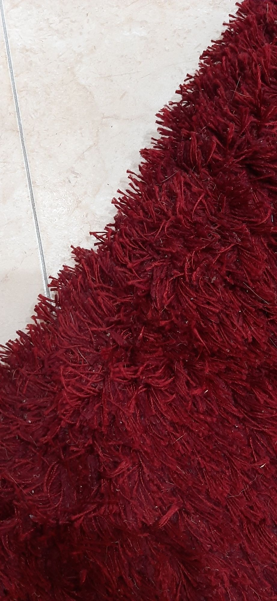 Carpete Ikea de pelo médio vermelho/morango