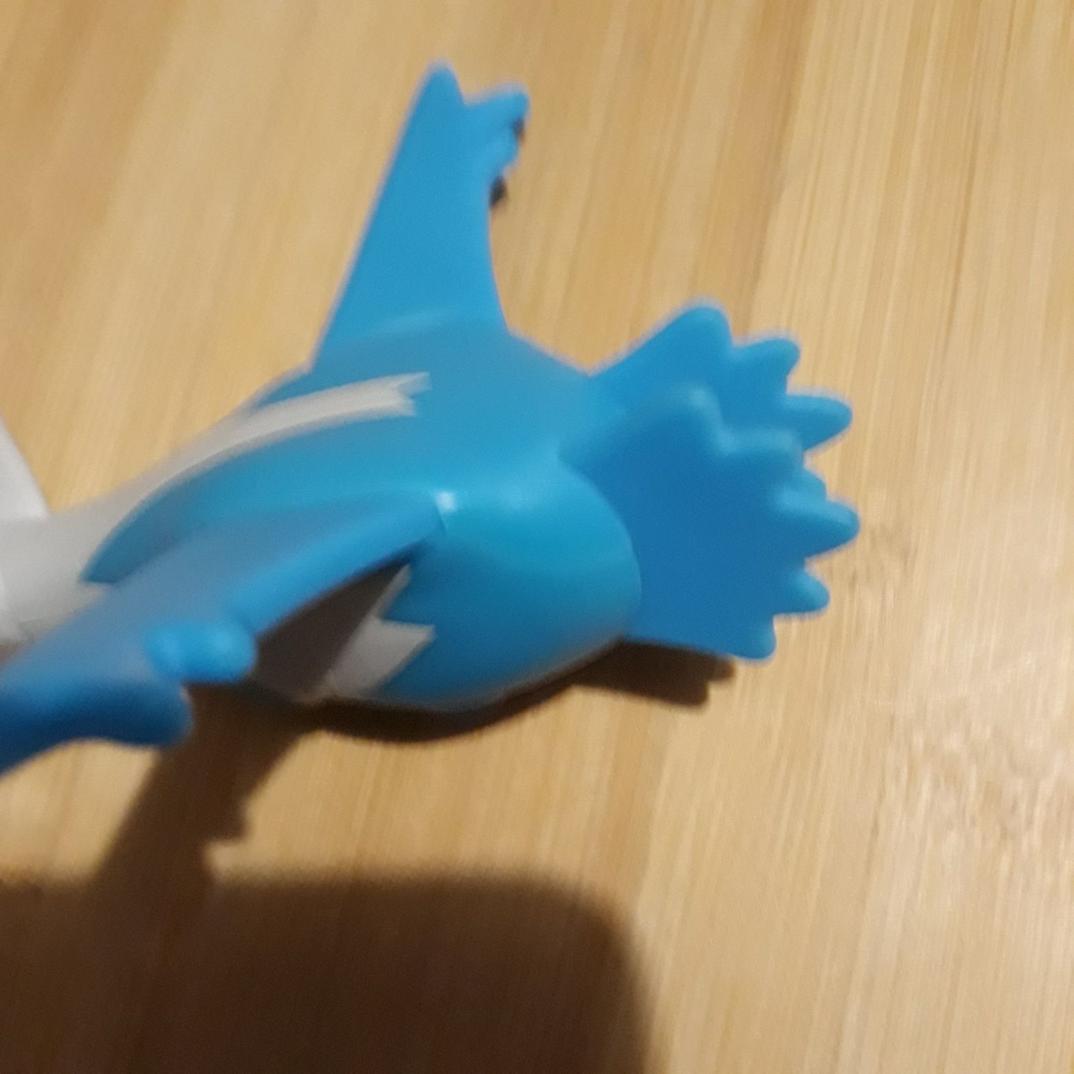 Sprzedam  figurkę Pokemon Latios 2szt