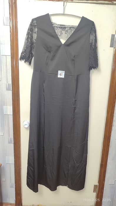 Вечернее платье чёрного цвета