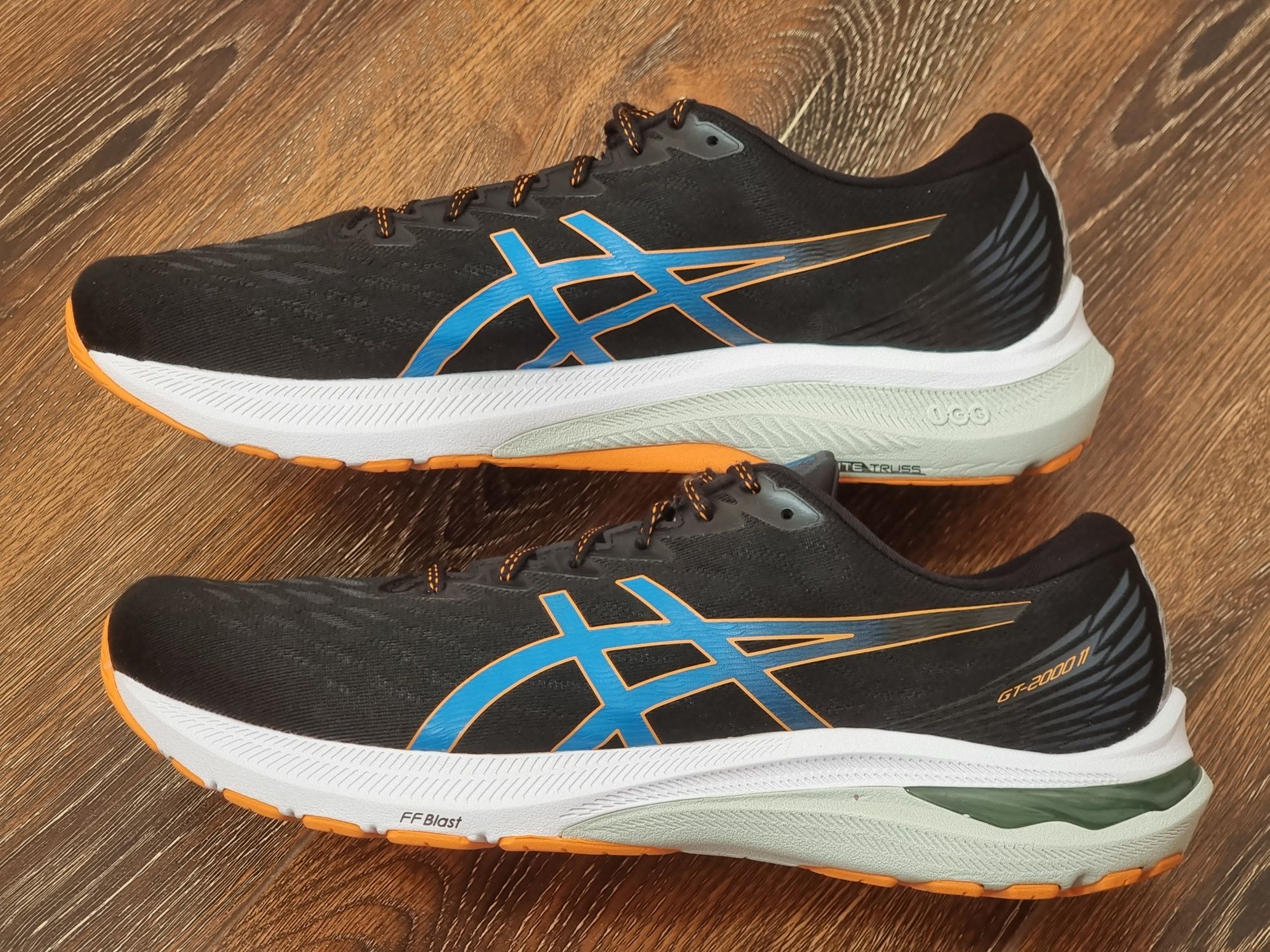 Оригінал 100% кросівки asics gel 2000 11   eur 46.5