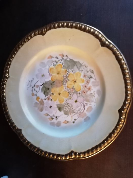 Pratos Limoges , pintados a mão ,entre outros, desde