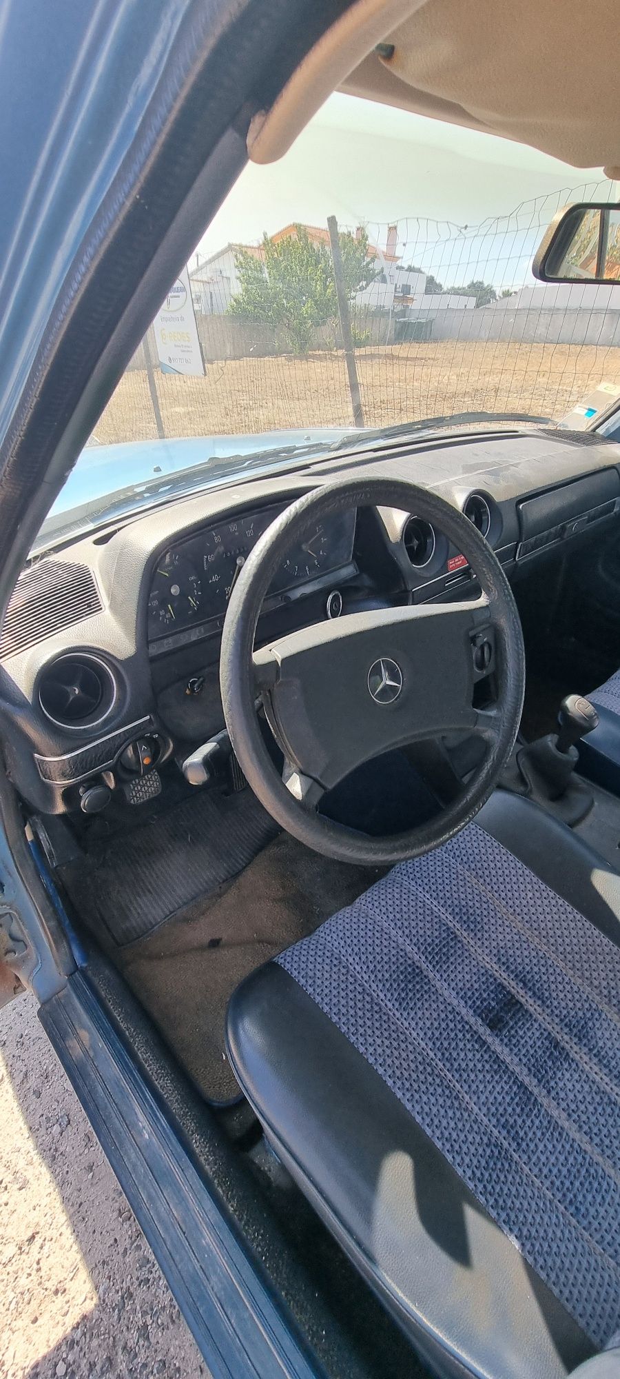 Mercedes 300d manual
