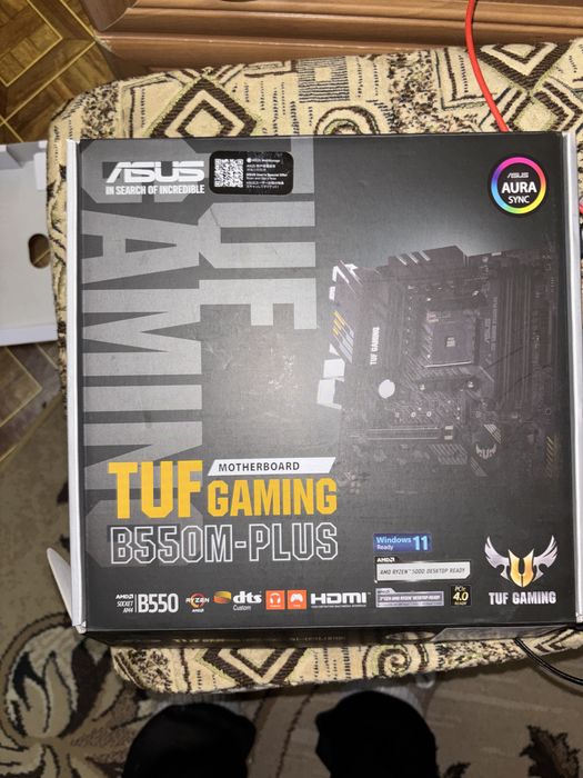 Материнська платa b550