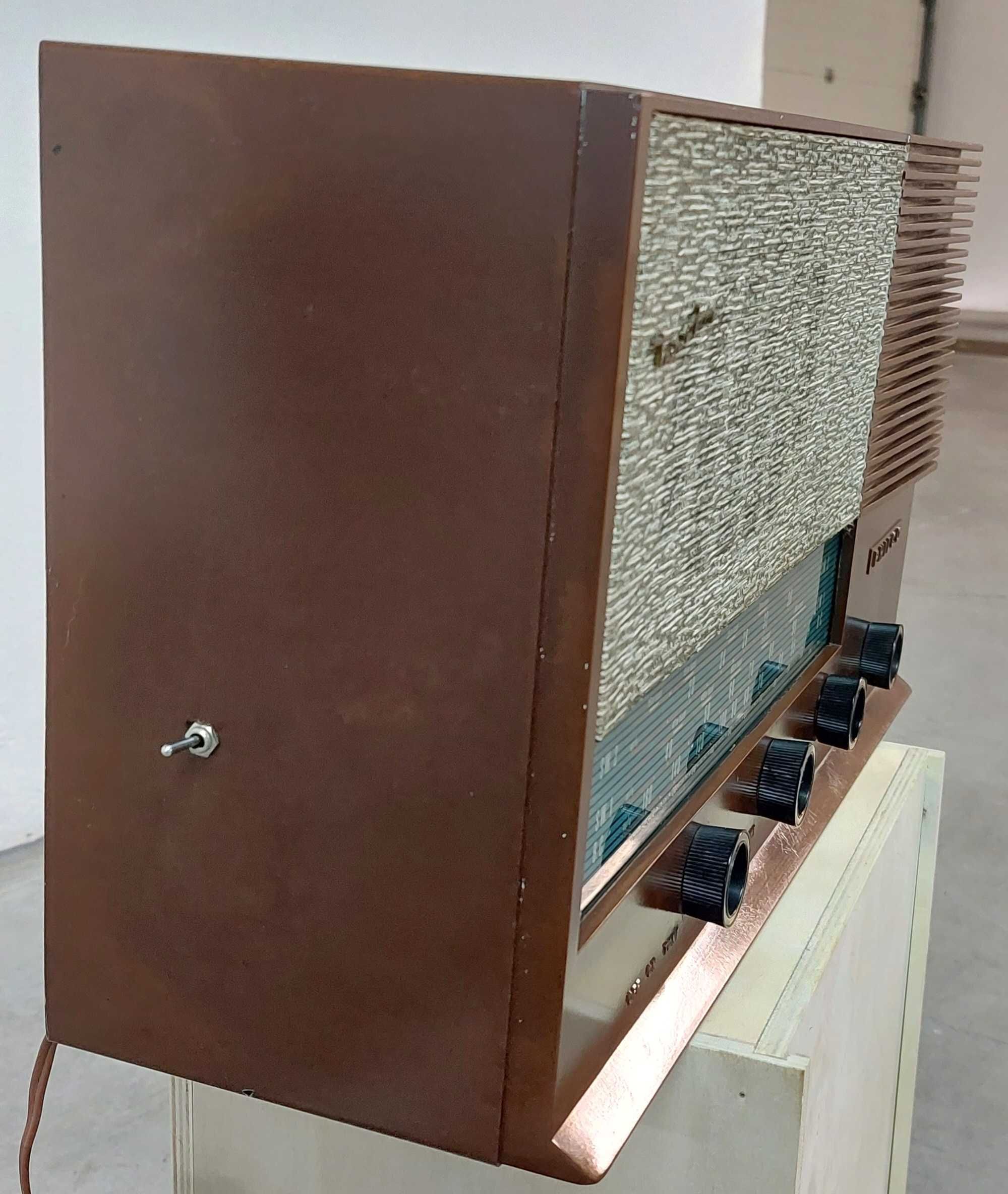 Rádio antigo Philco 303
